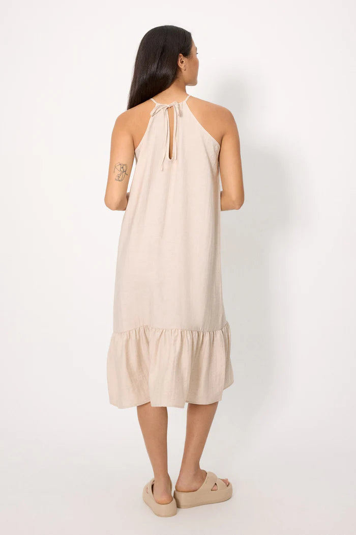 Vestido Midi Halter Arena – Elegancia Natural y Comodidad Absoluta